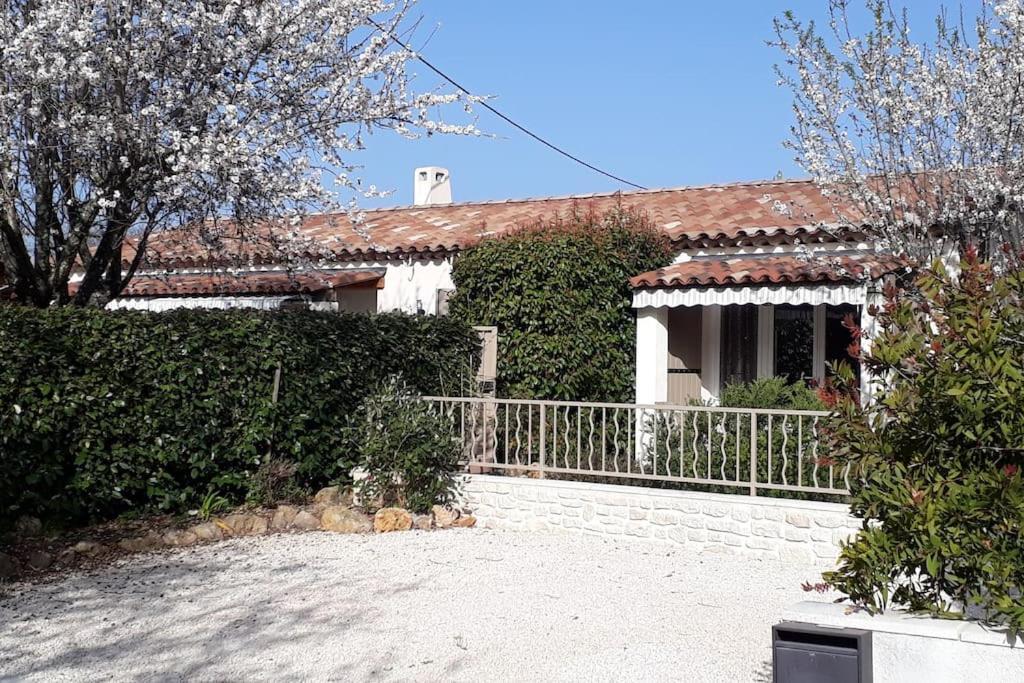 Maison 2 Ou 4 Personnes Jardin Parking Les Amandiers Lorgues Esterno foto